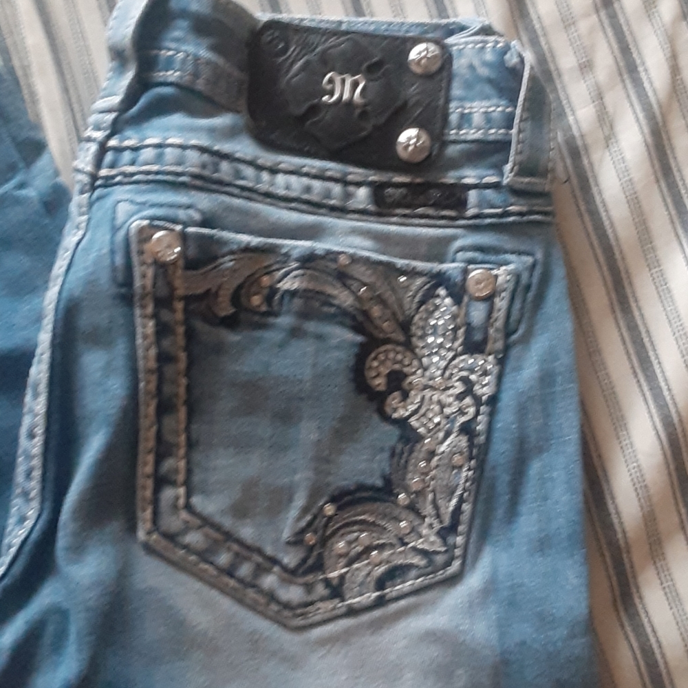 Distressed Miss me jeans size 27 bootcut - Picture 2 of 5